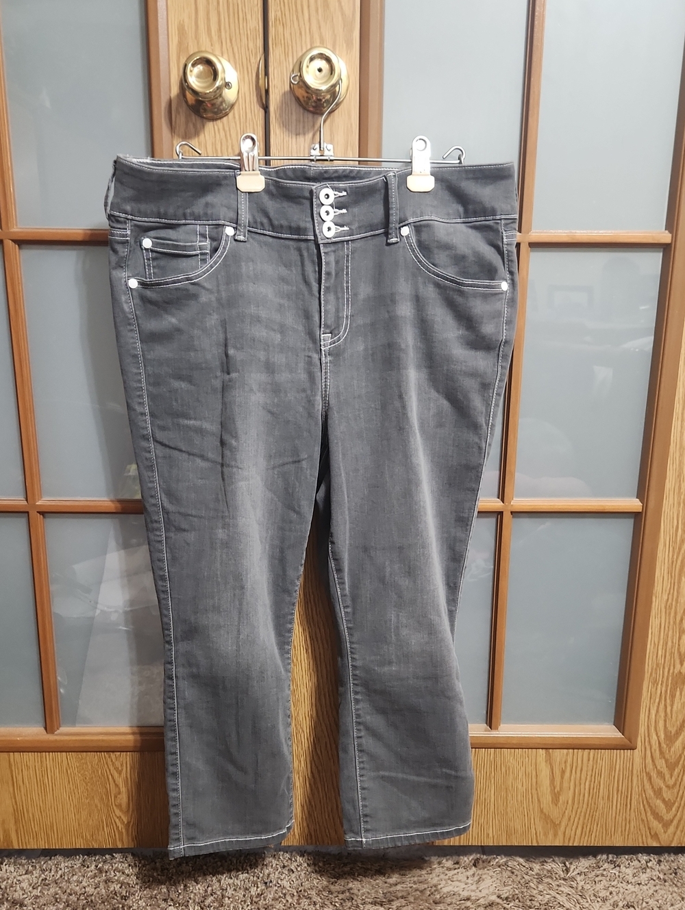 Torrid Grey Super Soft Womens Crop Jeggings Size 16